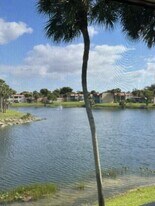 161 Lake Frances Dr in West Palm Beach, FL - Building Photo