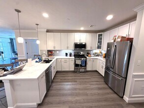 320 Middlesex Ave, Unit D107 in Medford, MA - Building Photo - Building Photo