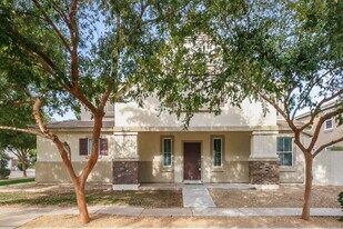 1469 S Hawk Ln in Gilbert, AZ - Building Photo