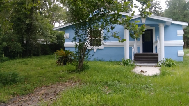 property at 10635 Mc Laurin Rd E