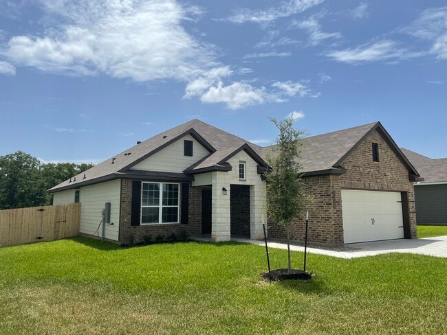 property at 1438 Kingsgate Dr