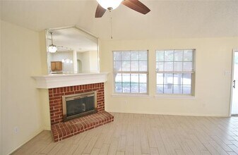 609 Blueberry Hill Ln in Mansfield, TX - Building Photo - Building Photo