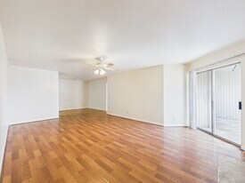 9700 Leawood Blvd in Houston, TX - Building Photo