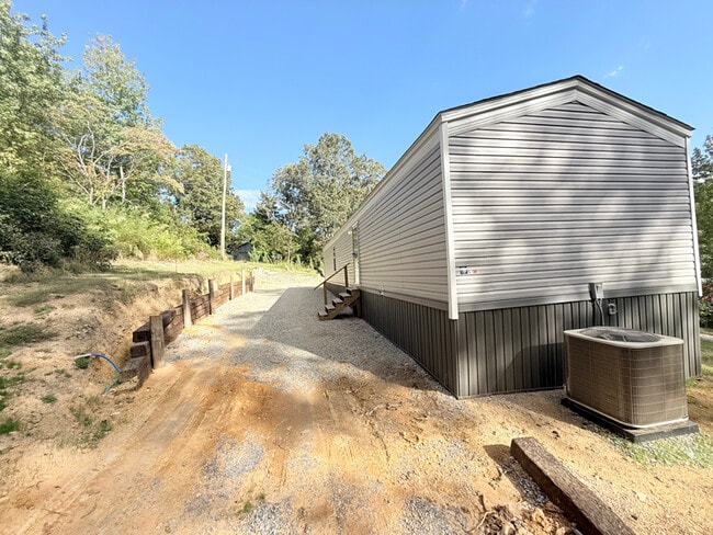 350 Scenic Cir in Munford, AL - Building Photo - Building Photo