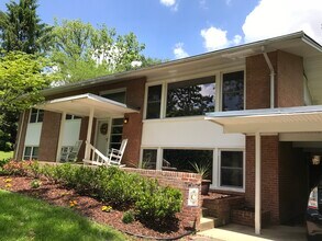 4805 Randolph Dr, Unit Lower Level in Annandale, VA - Building Photo - Building Photo