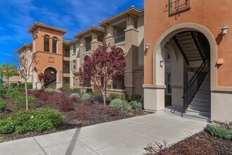San Marco Villas in Pittsburg, CA - Foto de edificio - Building Photo