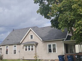 3273 N Detroit Ave in Toledo, OH - Building Photo