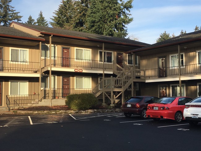 Colony Park Apartments in Vancouver, WA - Building Photo - Building Photo