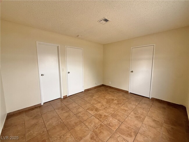 property at 2420 Ellis St