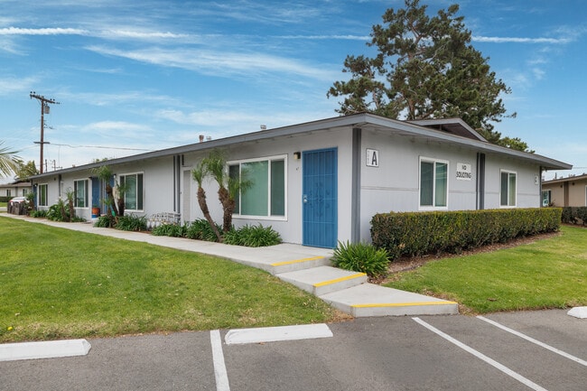 Park Palomar in Chula Vista, CA - Foto de edificio - Building Photo