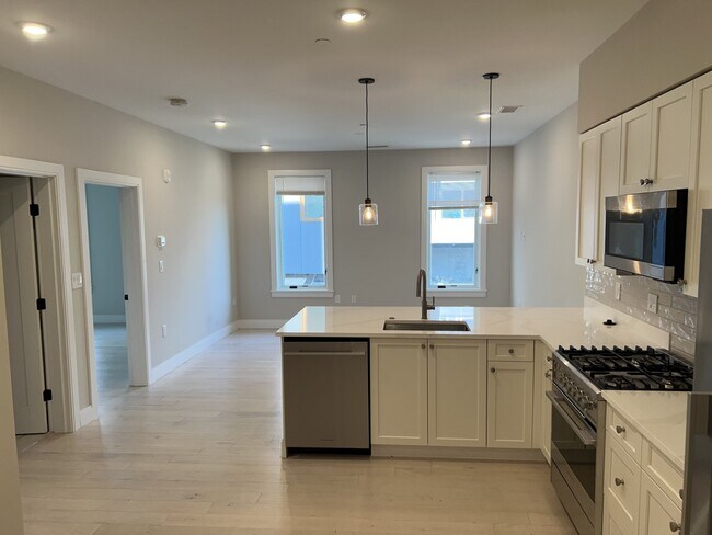 197 Green St in Boston, MA - Building Photo - Building Photo