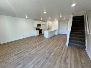2814 E Fireweed Ln in Washington, UT - Building Photo - Building Photo