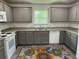 800 Sycamore St in Commerce, TX - Building Photo