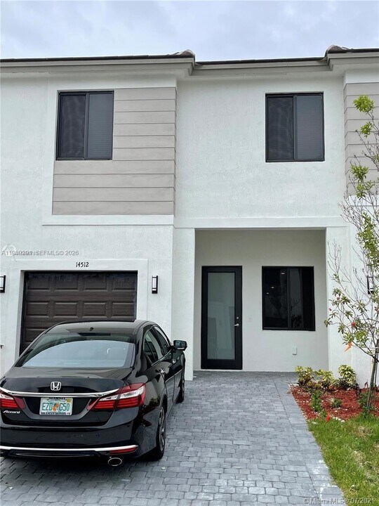 14512 SW 24th Ter in Miami, FL - Building Photo