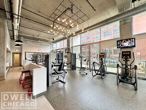 942 W Huron St, Unit 2 in Chicago, IL - Building Photo - Building Photo
