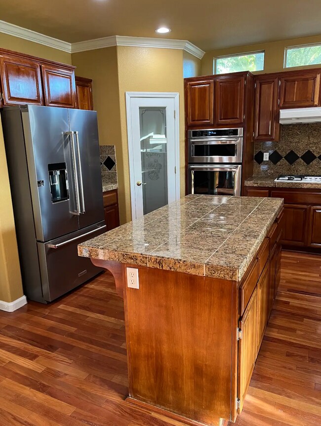 3464 Swallows Nest Ln in Sacramento, CA - Building Photo - Building Photo