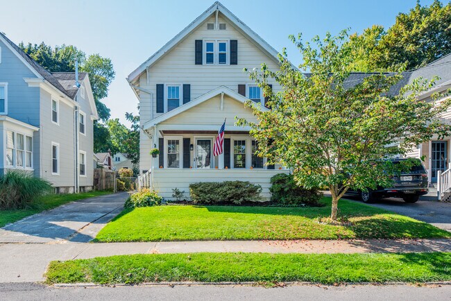 property at 116 W Spruce St