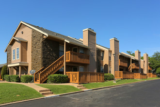 Astoria Pointe in Tulsa, OK - Building Photo - Building Photo