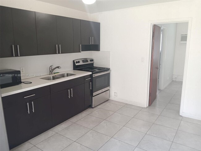2334 Grant St in Hollywood, FL - Building Photo - Building Photo