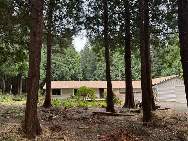 4005 NE Kedros Dr in Poulsbo, WA - Building Photo - Building Photo