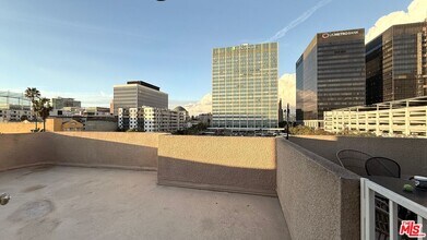 701 S Kingsley Dr in Los Angeles, CA - Building Photo - Building Photo