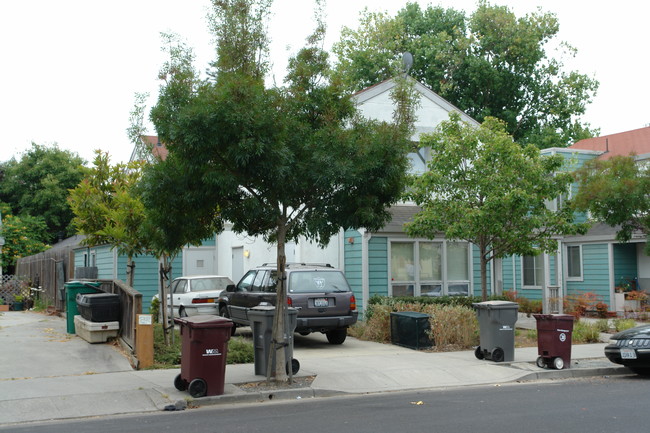 1265 Ocean Ave in Emeryville, CA - Building Photo - Building Photo