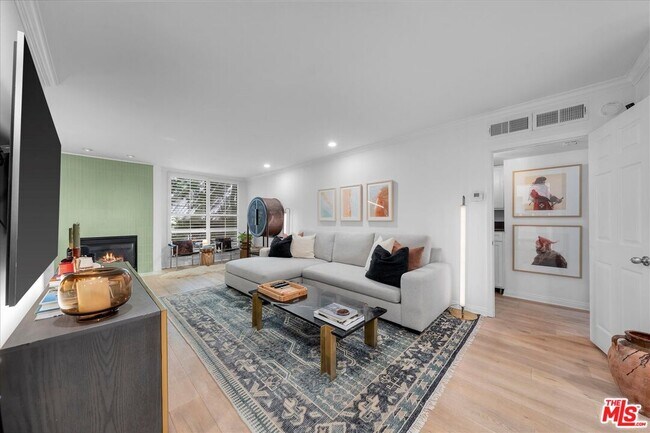 927 Kings Rd in West Hollywood, CA - Building Photo - Building Photo