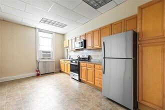 14 Main St in Sayville, NY - Building Photo - Building Photo