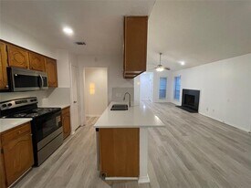 2424 Sherry St in Arlington, TX - Building Photo