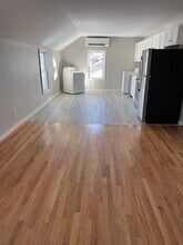 38 Gerrard Ave, Unit 2nd floor in East Longmeadow, MA - Building Photo - Building Photo