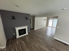 7500 Lakeshore Blvd in Mentor, OH - Foto de edificio - Building Photo