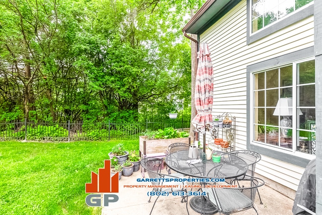 11 Lake Forest Dr in Burlington, VT - Foto de edificio - Building Photo