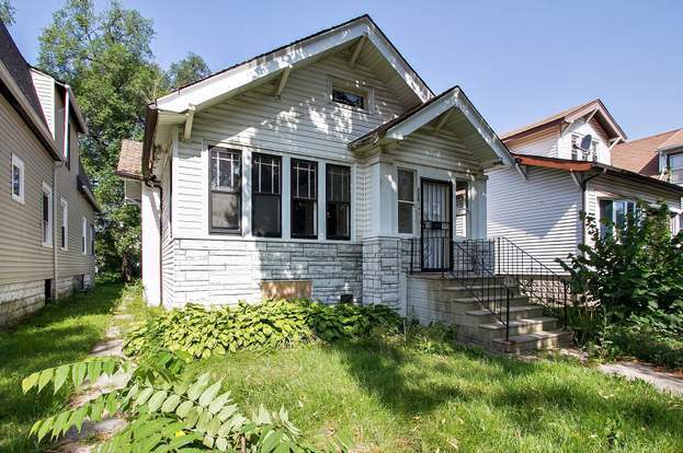 property at 11526 S Wallace St