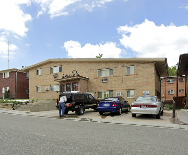 Scott's Dale Apartments in Littleton, CO - Building Photo - Building Photo