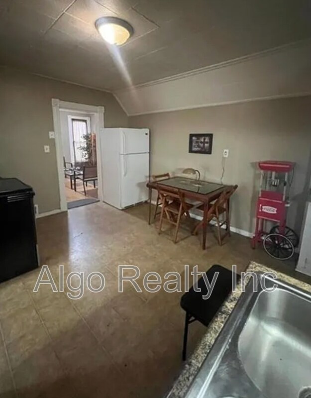 825 Sylvan St in St. Paul, MN - Building Photo - Building Photo