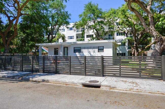 655 NE 62nd St in Miami, FL - Building Photo - Building Photo