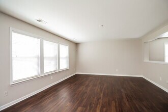 1115 Jade Glen Dr in Charlotte, NC - Foto de edificio - Building Photo