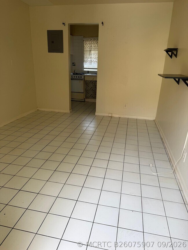 1044 NE 16th Terrace