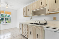 13755 Flora Pl in Delray Beach, FL - Foto de edificio - Building Photo