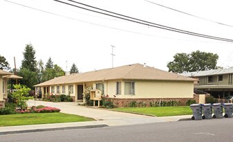 918-924 Mountain View Ave in Mountain View, CA - Building Photo