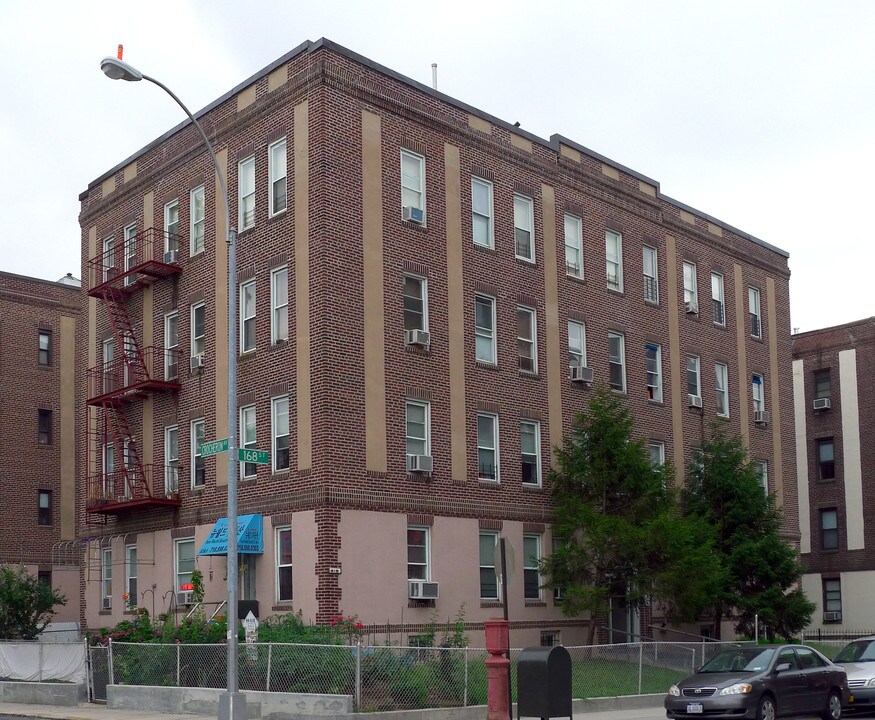 36-03 168th St in Flushing, NY - Building Photo