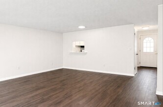 16 E Gate Ln in Hamden, CT - Building Photo - Building Photo