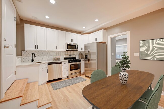 property at 1430 N Maplewood Ave