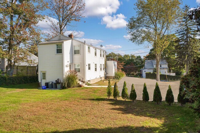 981 Black Rock Tpke in Fairfield, CT - Building Photo - Building Photo