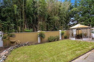 2730 Oak Valley Dr in Vienna, VA - Building Photo - Building Photo