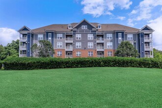 The Rothbury in Gaithersburg, MD - Building Photo - Building Photo