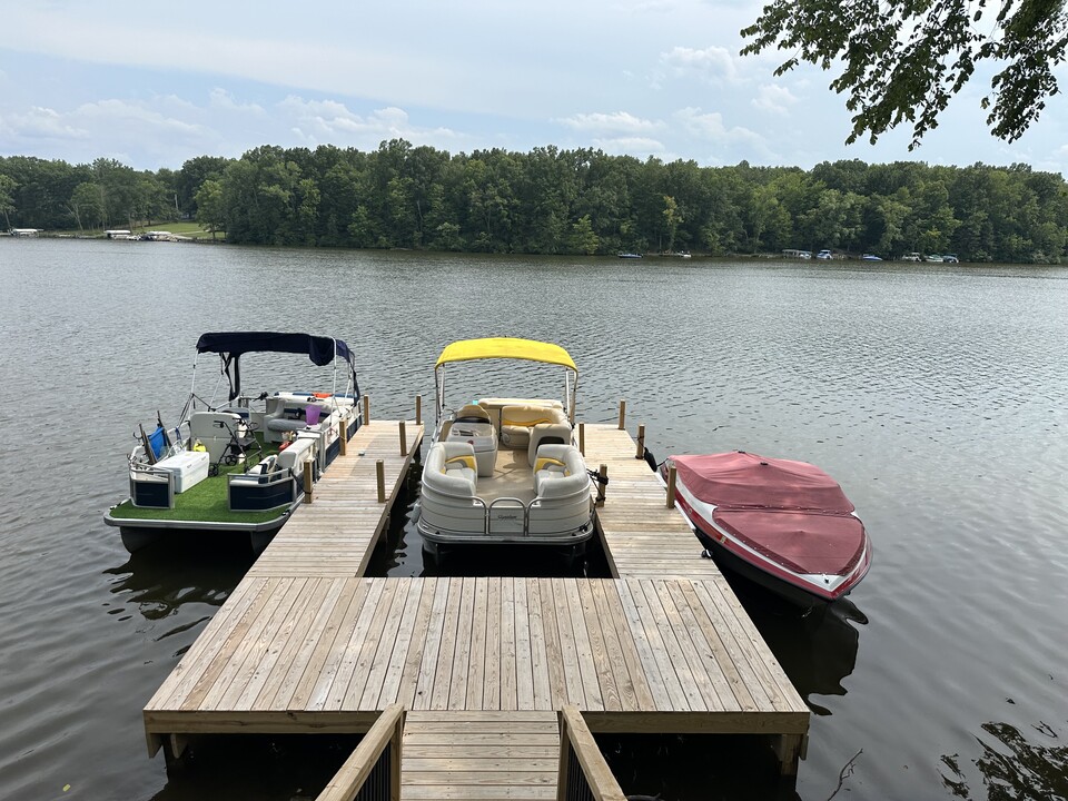 2438 Heston Dr in Lake Milton, OH - Building Photo