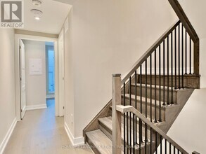 33 Dundonald St in Toronto, ON - Building Photo - Building Photo