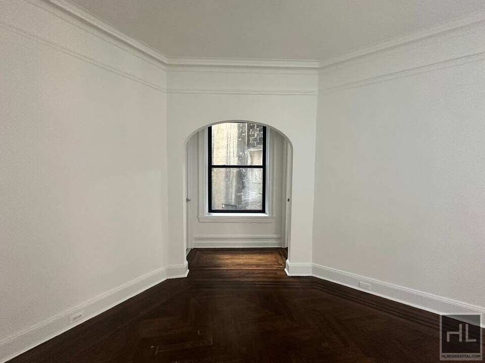 WEST 72 STREET in New York, NY - Building Photo