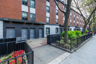 298 Lexington Ave in Brooklyn, NY - Building Photo - Building Photo